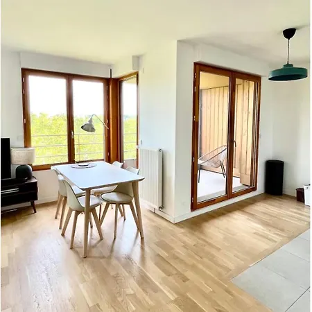 Neuf Au Design Moderne A Bobigny