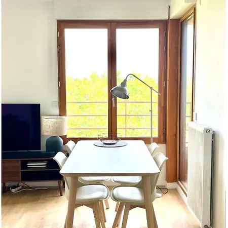 Neuf Au Design Moderne à *