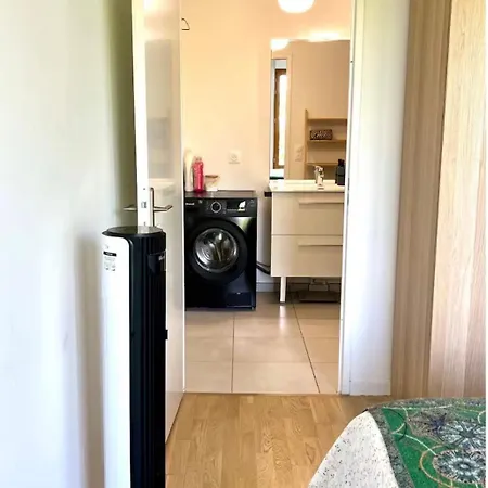 Neuf Au Design Moderne à